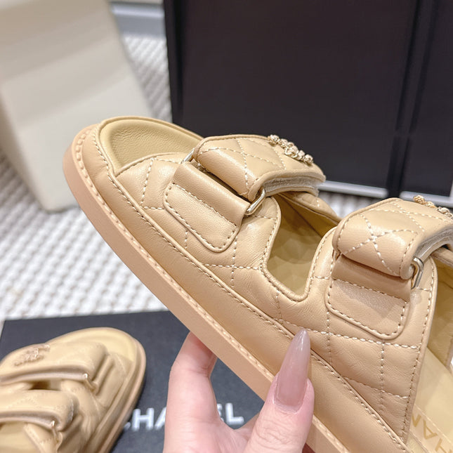 CHANEL 26S SANDALS IN LIGHT SAND BEIGE CALFSKIN
