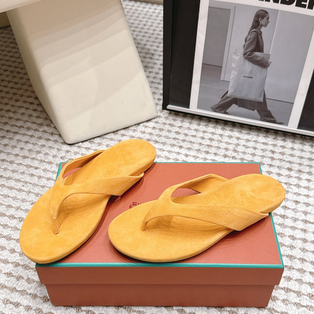 LP 26S THONG SANDALS IN GOLDEN YELLOW SUEDE