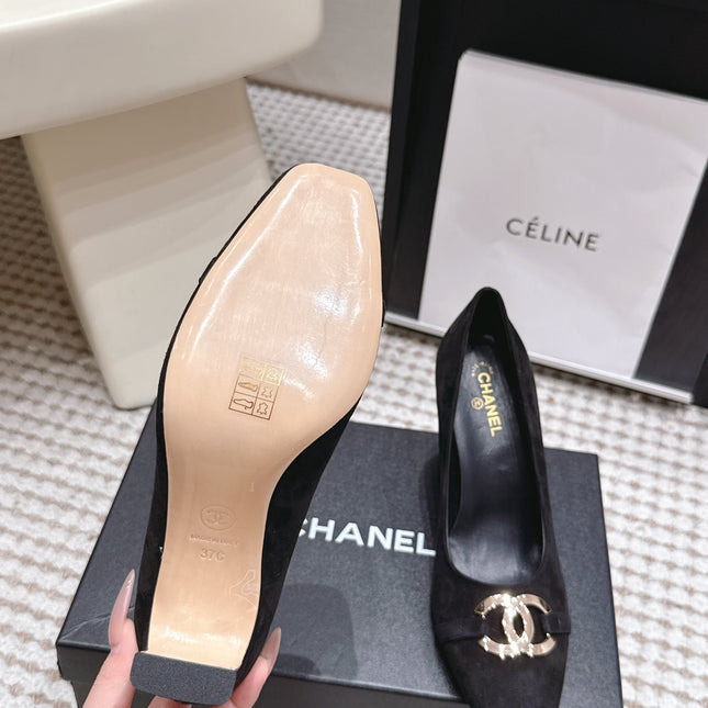 CHANEL 26S HIGH HEELS 95 MM IN BLACK SUEDE WITH GOLD-TONE CC LOGO