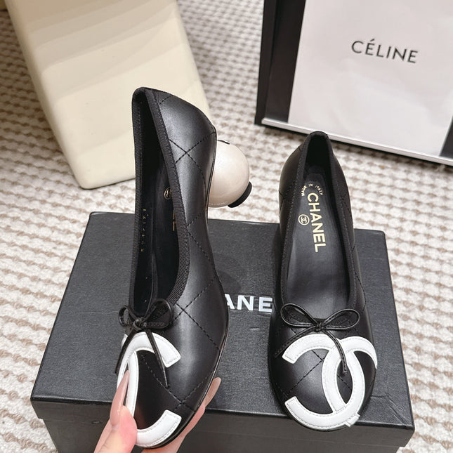 CHANEL 26S PEARL HIGH HEELS 55 MM IN BLACK CALFSKIN WITH WHITE CC LOGO