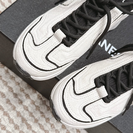 CHANEL 26S PLATFORM SNEAKERS 30 MM IN WHITE SUEDE WITH BLACK FABRIC