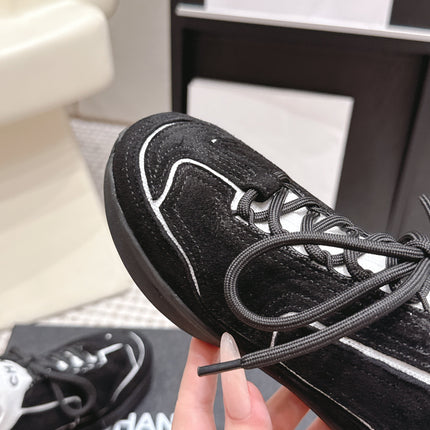 CHANEL 26S PLATFORM SNEAKERS 30 MM IN BLACK SUEDE WITH WHITE FABRIC