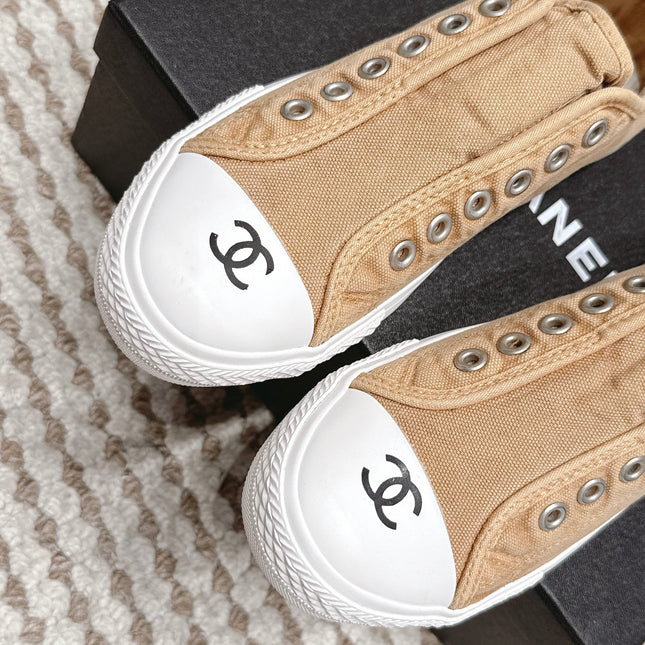 CHANEL 26S SNEAKERS IN BEIGE CANVAS