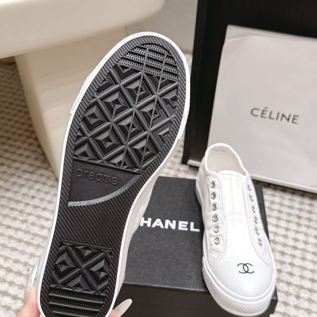 CHANEL 26S SNEAKERS IN WHITE CANVAS