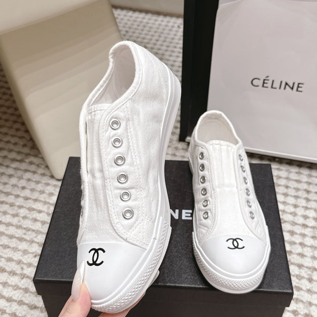 CHANEL 26S SNEAKERS IN WHITE CANVAS