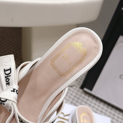 DIOR 26S CLOSED-TOE LOW-HEEL MULE IN IVORY WHITE CALFSKIN WITH BOW