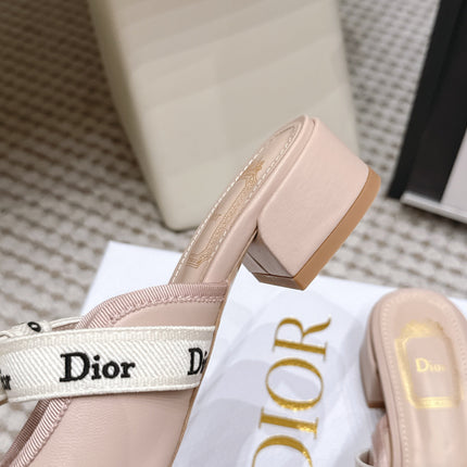 DIOR 26S CLOSED-TOE LOW-HEEL MULE IN LIGHT PINK CALFSKIN WITH BOW