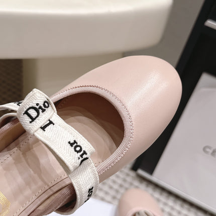 DIOR 26S CLOSED-TOE LOW-HEEL MULE IN LIGHT PINK CALFSKIN WITH BOW