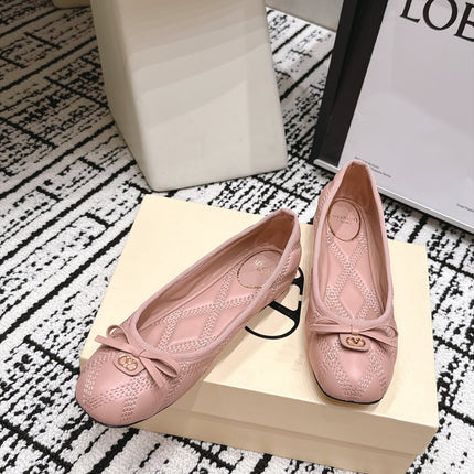 VALENTINO 26S QUILTED BALLET FLATS IN LIGHT PINK LAMBSKIN