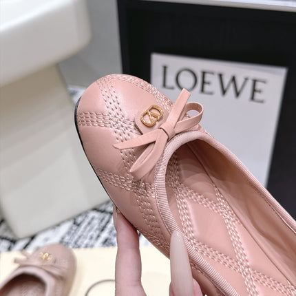 VALENTINO 26S QUILTED BALLET FLATS IN LIGHT PINK LAMBSKIN