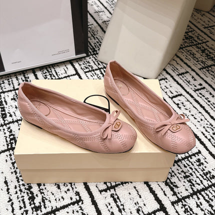 VALENTINO 26S QUILTED BALLET FLATS IN LIGHT PINK LAMBSKIN