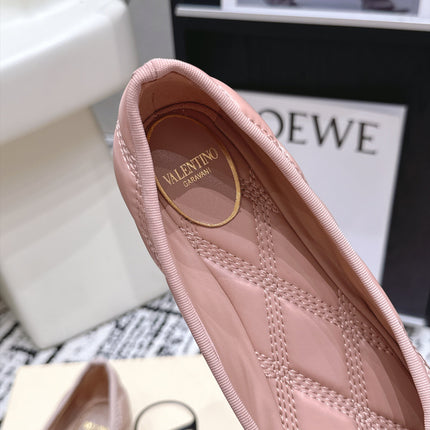 VALENTINO 26S QUILTED BALLET FLATS IN LIGHT PINK LAMBSKIN
