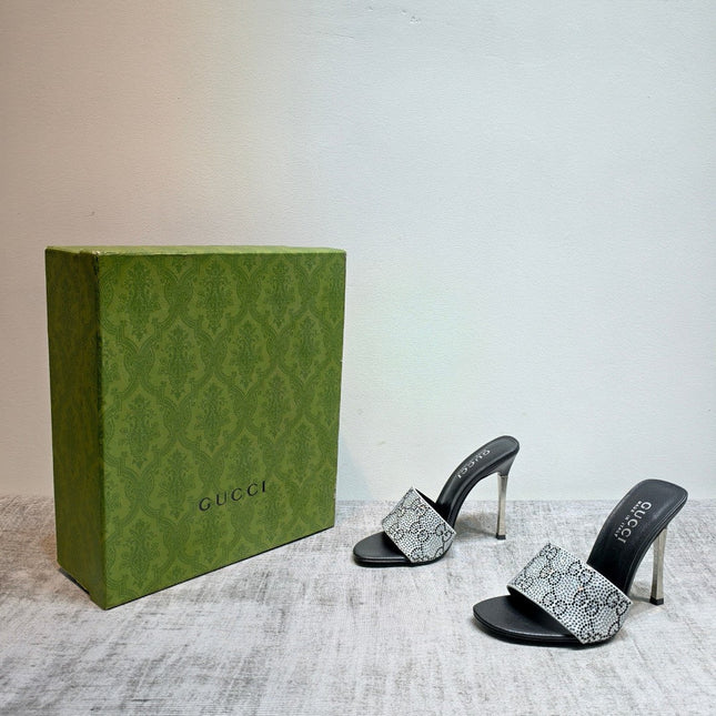 GUCCI 26S MULE SANDALS 110MM IN SILVER SATIN CRYSTAL GG