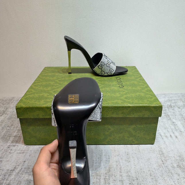 GUCCI 26S MULE SANDALS 110MM IN SILVER SATIN CRYSTAL GG