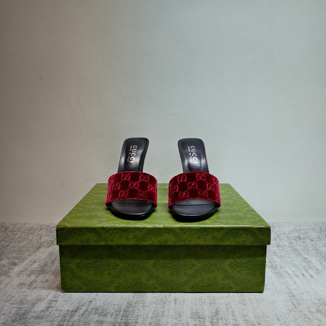 GUCCI 26S MULE SANDALS 110MM IN DARK RED VELVET GG EMBOSSED