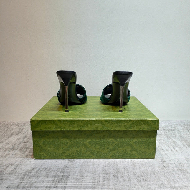 GUCCI 26S MULE SANDALS 110MM IN DARK GREEN VELVET GG EMBOSSED