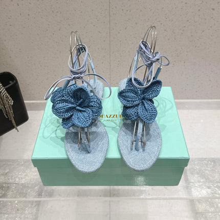 AQUAZZURA 26S FLORAL THONG SANDALS IN PASTEL BLUE WOVEN RAFFIA AND FABRIC
