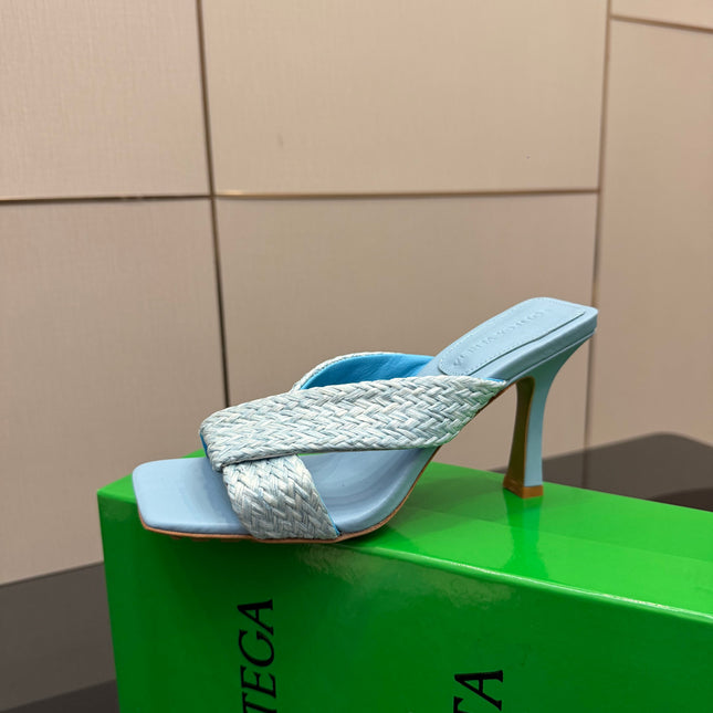BOTTEGA VENETA 26S HEELED SANDALS 95 MM IN LIGHT BLUE CALFSKIN AND RAFFIA