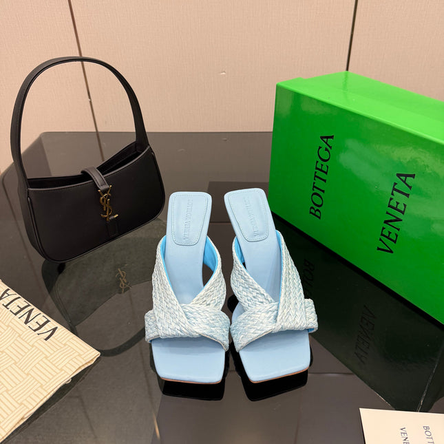 BOTTEGA VENETA 26S HEELED SANDALS 95 MM IN LIGHT BLUE CALFSKIN AND RAFFIA