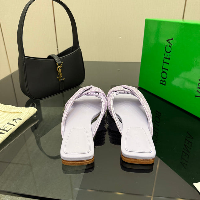 BOTTEGA VENETA 26S SANDALS IN LIGHT PURPLE CALFSKIN AND RAFFIA