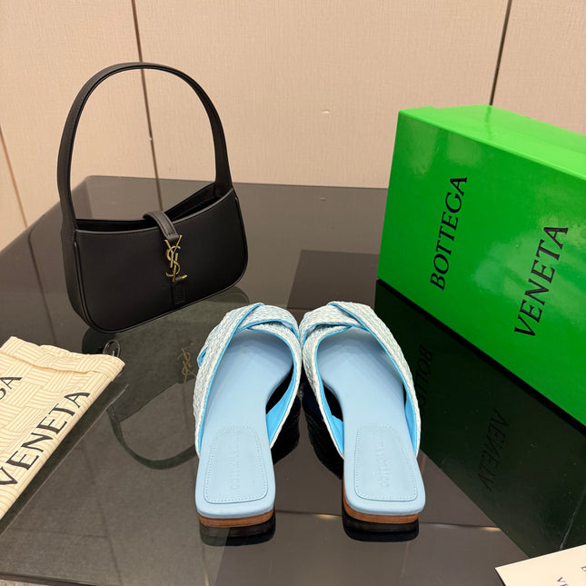 BOTTEGA VENETA 26S SANDALS IN LIGHT BLUE CALFSKIN AND RAFFIA