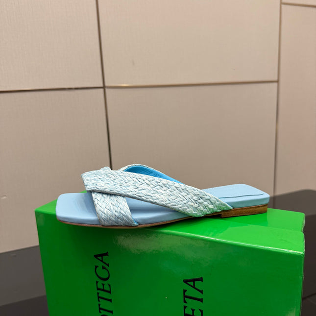 BOTTEGA VENETA 26S SANDALS IN LIGHT BLUE CALFSKIN AND RAFFIA
