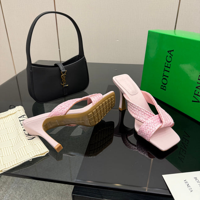 BOTTEGA VENETA 26S HEELED SANDALS 95 MM IN LIGHT PINK CALFSKIN AND RAFFIA