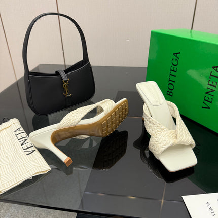 BOTTEGA VENETA 26S HEELED SANDALS 95 MM IN CREAM WHITE CALFSKIN AND RAFFIA