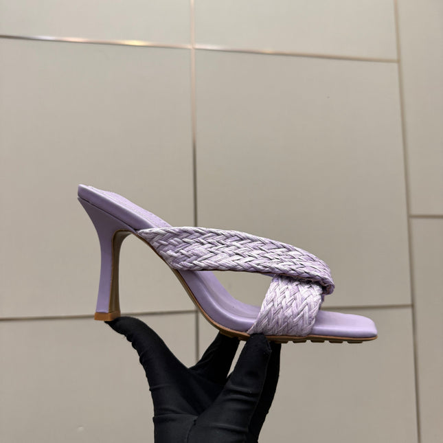 BOTTEGA VENETA 26S HEELED SANDALS 95 MM IN LIGHT PURPLE CALFSKIN AND RAFFIA