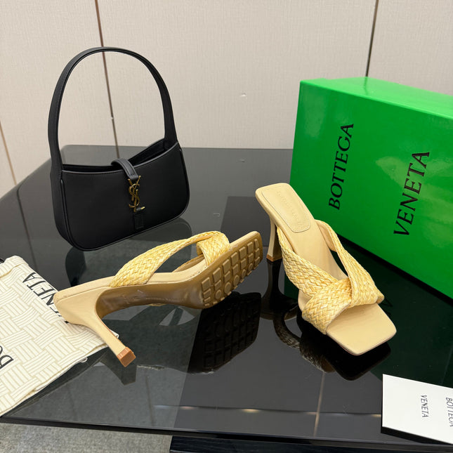 BOTTEGA VENETA 26S HEELED SANDALS 95 MM IN LIGHT YELLOW CALFSKIN AND RAFFIA