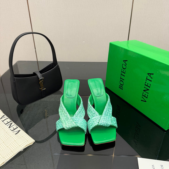 BOTTEGA VENETA 26S HEELED SANDALS 95 MM IN GREEN CALFSKIN AND RAFFIA