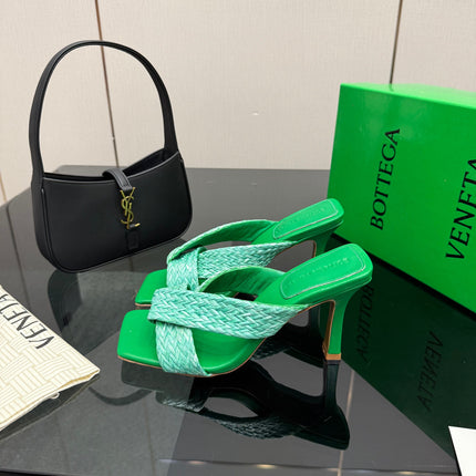 BOTTEGA VENETA 26S HEELED SANDALS 95 MM IN GREEN CALFSKIN AND RAFFIA