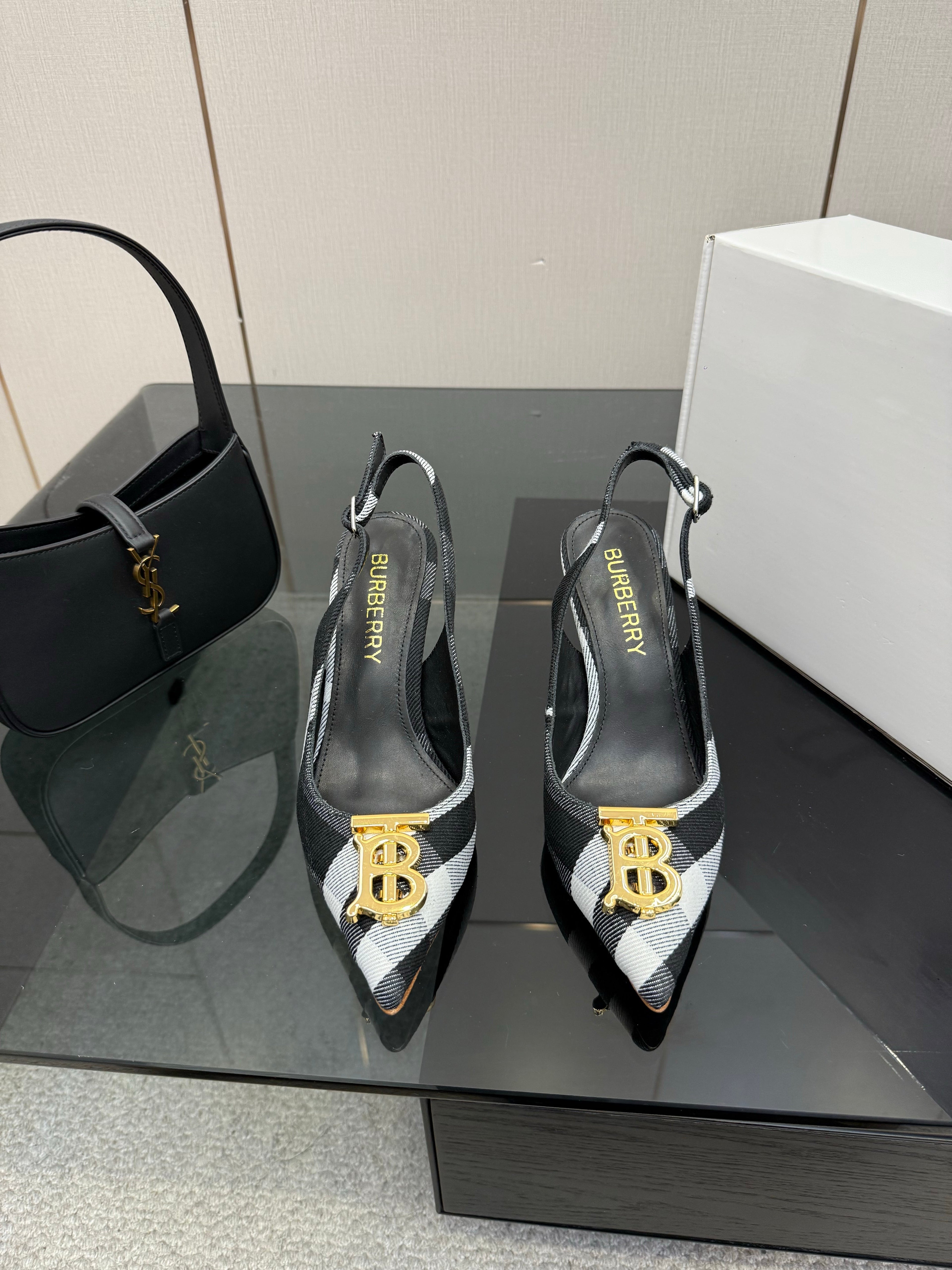 BURBERRY 26S SLINGBACK HEELS 85 MM IN STRIPED COLOR COORDINATION FABRIC WITH GOLD HARDWARE STYLE 6