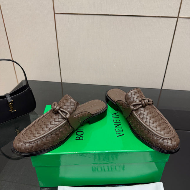 BOTTEGA VENETA 26S BACKLESS LOAFERS IN BROWN TECHNICAL WOVEN CALFSKIN STYLE 1