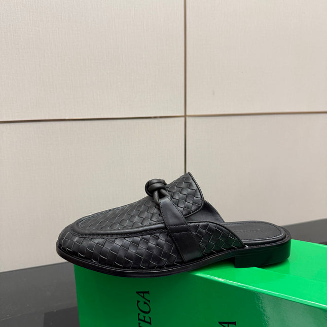 BOTTEGA VENETA 26S BACKLESS LOAFERS IN BLACK TECHNICAL WOVEN CALFSKIN STYLE 2