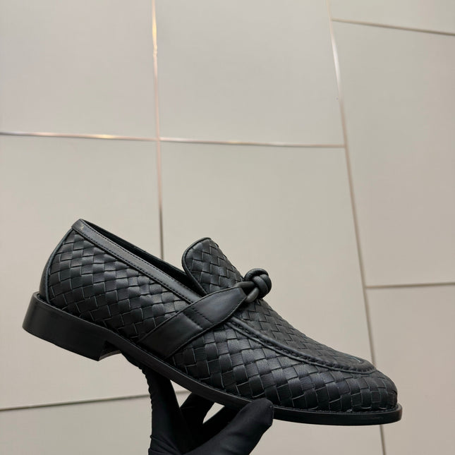 BOTTEGA VENETA 26S LOAFERS IN BLACK TECHNICAL WOVEN CALFSKIN