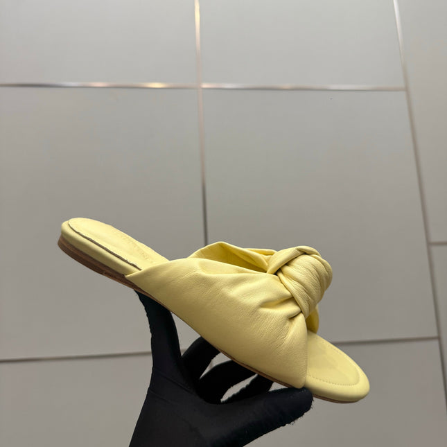 BOTTEGA VENETA 26S SLIDE SANDALS IN YELLOW LAMBSKIN