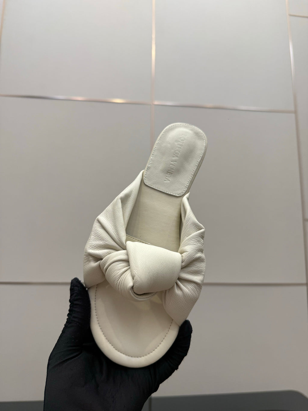 BOTTEGA VENETA 26S SLIDE SANDALS IN OFF-WHITE LAMBSKIN