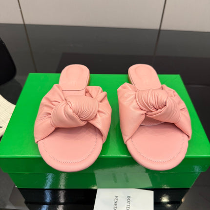 BOTTEGA VENETA 26S SLIDE SANDALS IN PASTEL PINK LAMBSKIN