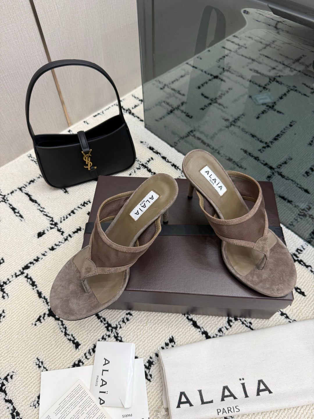 ALAIA 26S HEELED THONG MULE SANDALS IN TAUPE SUEDE