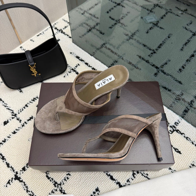 ALAIA 26S HEELED THONG MULE SANDALS IN TAUPE SUEDE