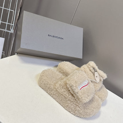 BALENCIAGA 25S SLIPPERS IN BEIGE FAUX SHEARLING