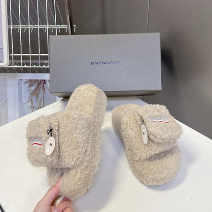 BALENCIAGA 25S SLIPPERS IN BEIGE FAUX SHEARLING