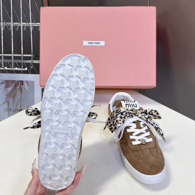 MIUMIU 25S SNEAKERS IN EARTH BROWN SUEDE WITH LEOPARD-PRINT LACES