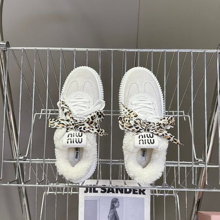 MIUMIU 25S SNEAKERS 45MM IN WHITE SUEDE WITH LEOPARD-PRINT LACES SHEARLING