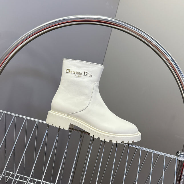 DIOR 25S D-MAJOR ANKLE BOOTS IN WHITE LAMBSKIN WITH GOLD HARDWARE