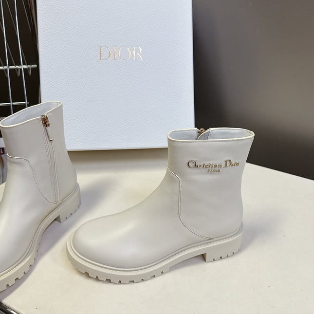 DIOR 25S D-MAJOR ANKLE BOOTS IN WHITE LAMBSKIN WITH GOLD HARDWARE