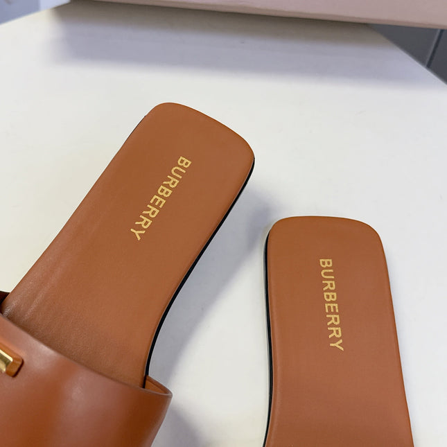 BURBERRY 26S FLAT SLIDE SANDALS IN CARAMEL BROWN CALFSKIN GOLD HARDWARE
