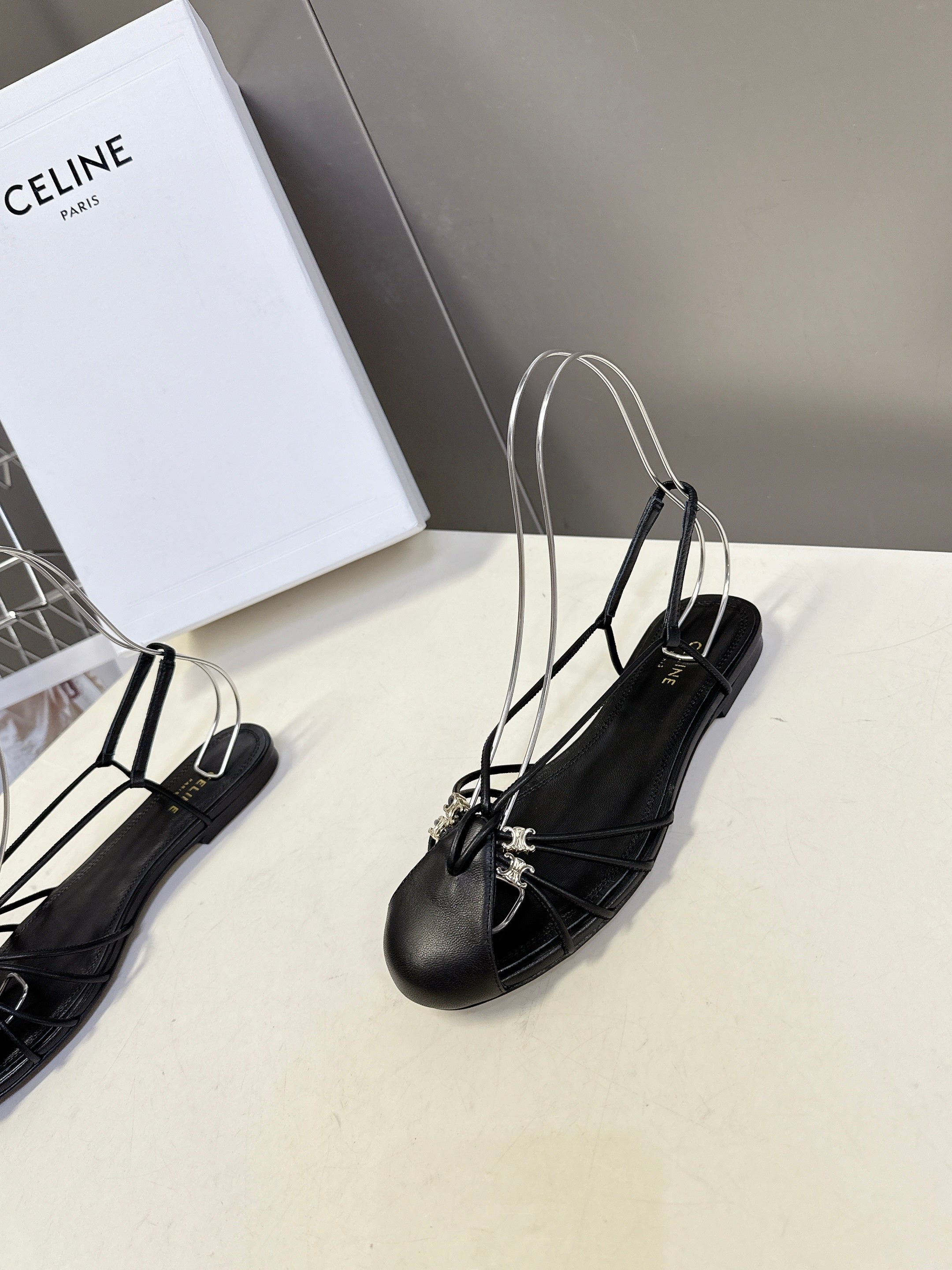 CELINE 26S TRIOMPHE LACE UP ANKLE STRAP FLAT SANDALS IN BLACK CALFSKIN