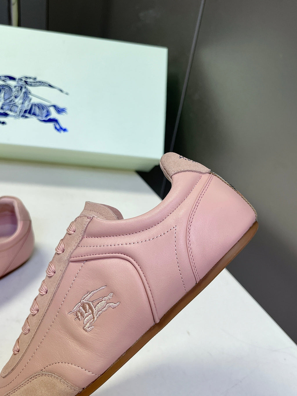 BURBERRY 26S LOW TOP SNEAKERS IN LIGHT PINK CALFSKIN AND SUEDE